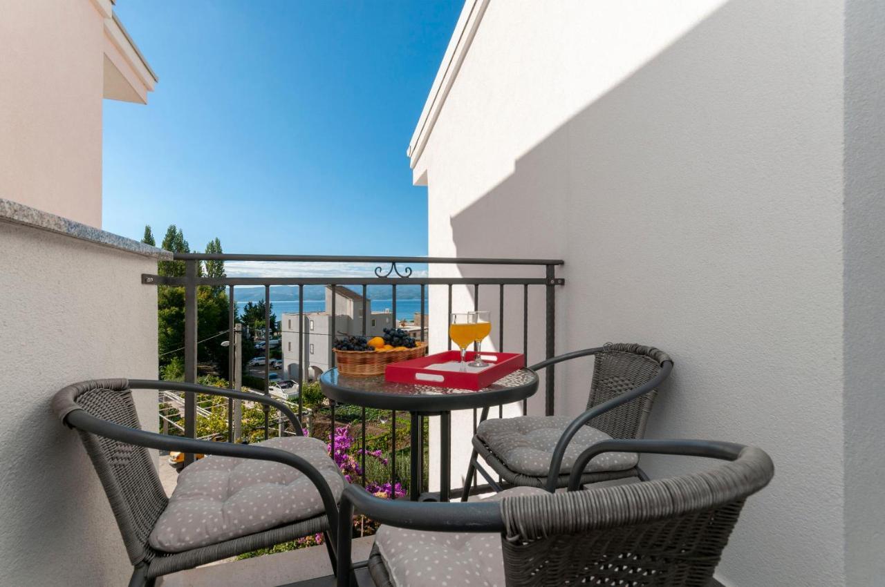 Apartment And Nikola Omiš
