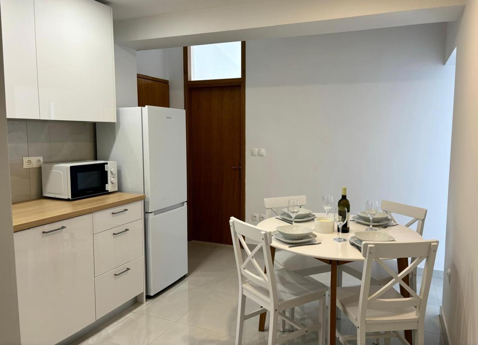 Apartment And Nikola Omiš