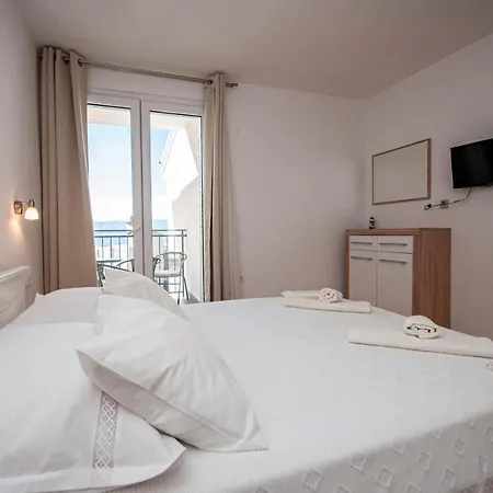 Apartments And Rooms Nikola Omiš Exteriér fotografie