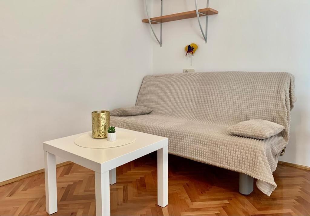 And Nikola Apartman Omiš
