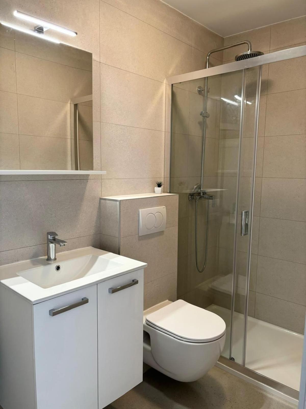 And Nikola Apartman *